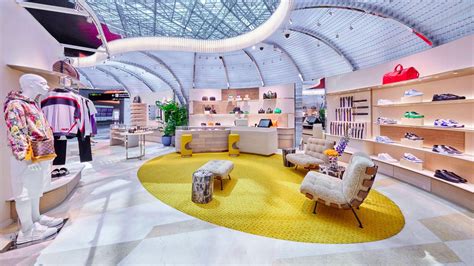 louis vuitton online store qatar|louis vuitton doha airport.